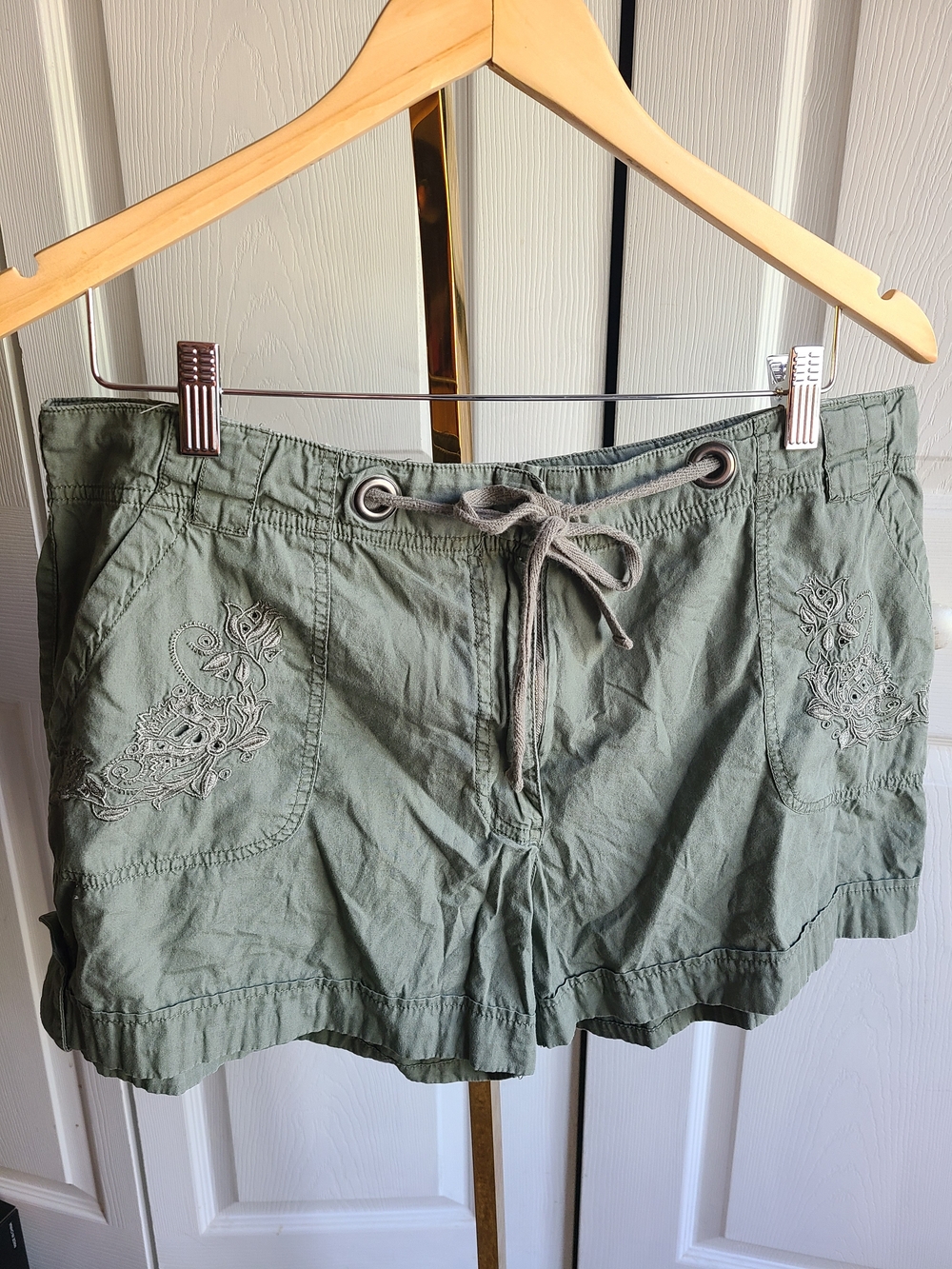 Women's Olive Green Cargo Drawstring Shorts with Embroidered Pockets